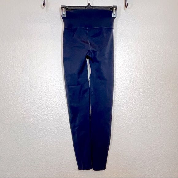 Fabletics High Waisted SculptKnit Dot Leggings in Thunder size Small - Picture 6 of 12